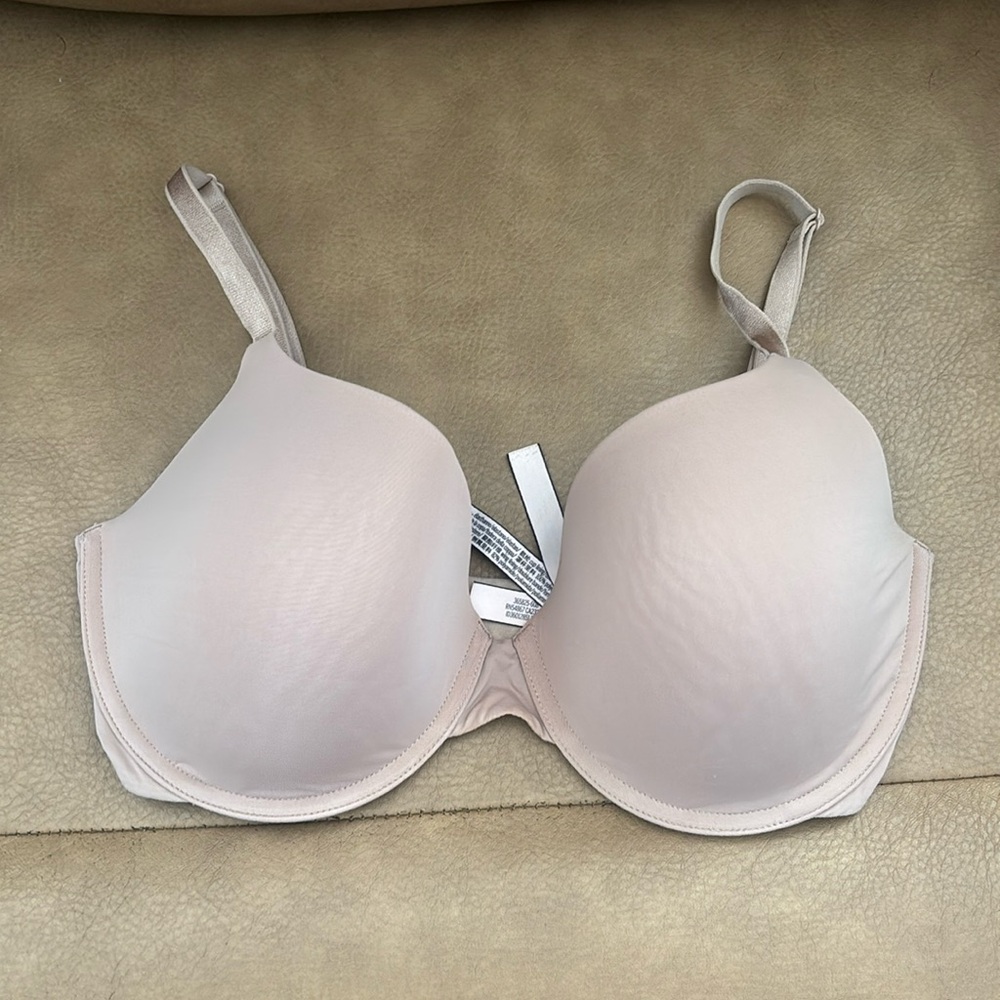 Victoria’s Secret bra 32DDD